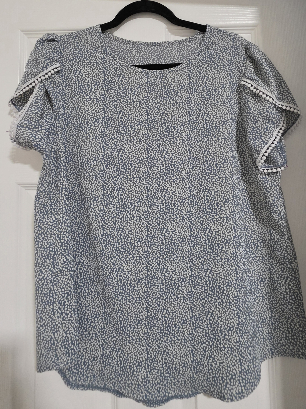 SHEIN Blue and White Speckled Blouse with Puff Sleeves